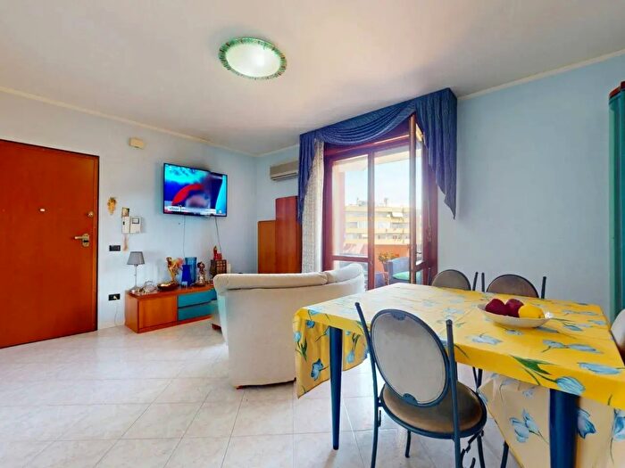 Appartamento trilocale in vendita in Via Francia, Quartu Sant'Elena