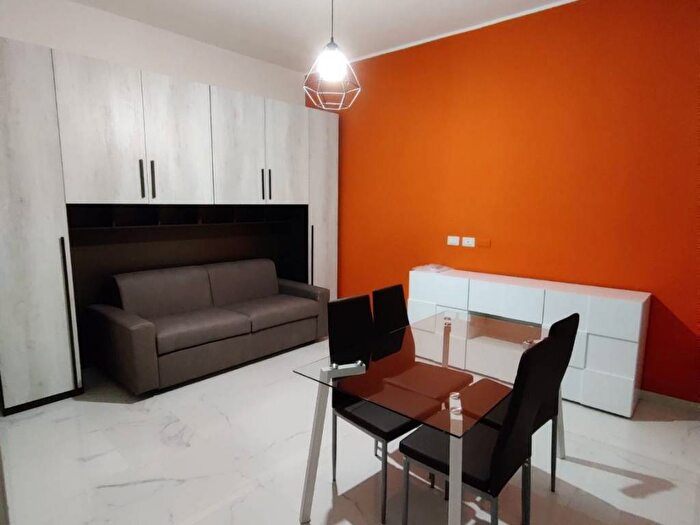 Appartamento monolocale in affitto in Via Larga, Saronno