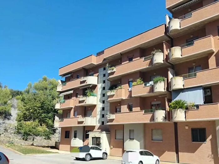 Appartamento quadrilocale in vendita in Via Francesco Alunni Pierucci, Perugia
