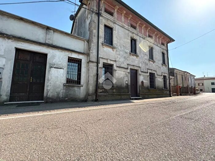 Appartamento con 10 locali in vendita in Via Roma, Sorga'