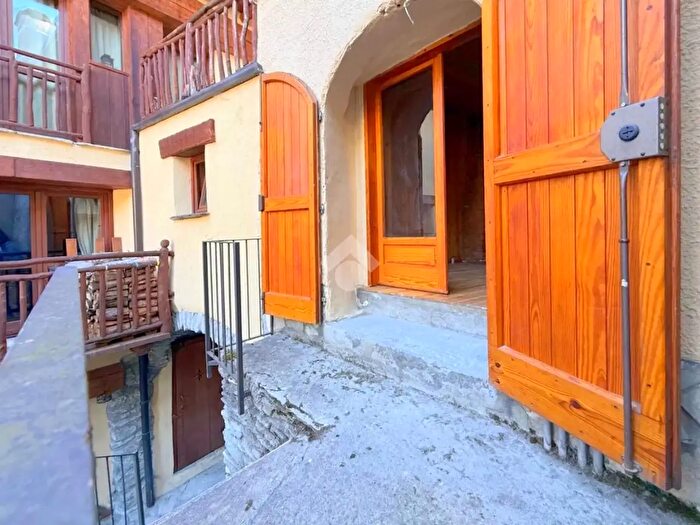 Appartamento trilocale in vendita in Via Riccardo Ghiotti, Oulx