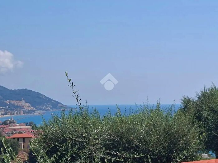 Casa trilocale in vendita in Via Divina Provvidenza, Diano Marina