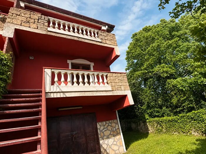 Casa quadrilocale in vendita in Via Valle della Vigna, Torre Cajetani