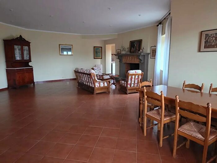 Appartamento trilocale in affitto in Via Mossa dei Barberi, Morlupo