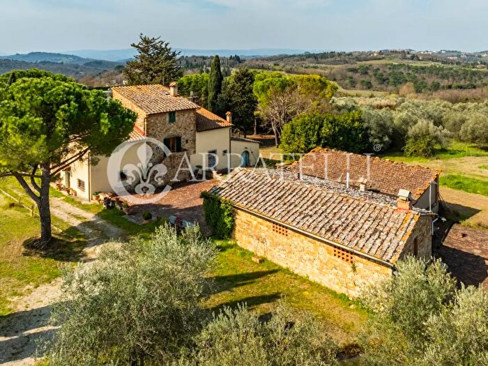 Casa con 13 locali in vendita in Piazza Sandro Pertini, Barberino Tavarnelle