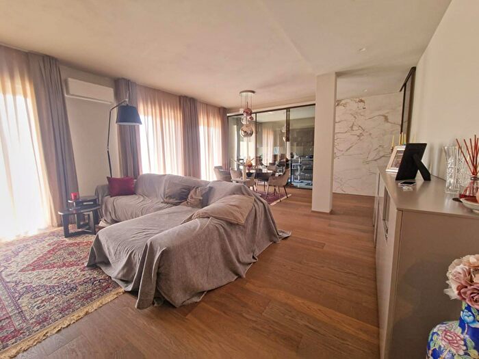 Appartamento con 5 locali in vendita in Carrara