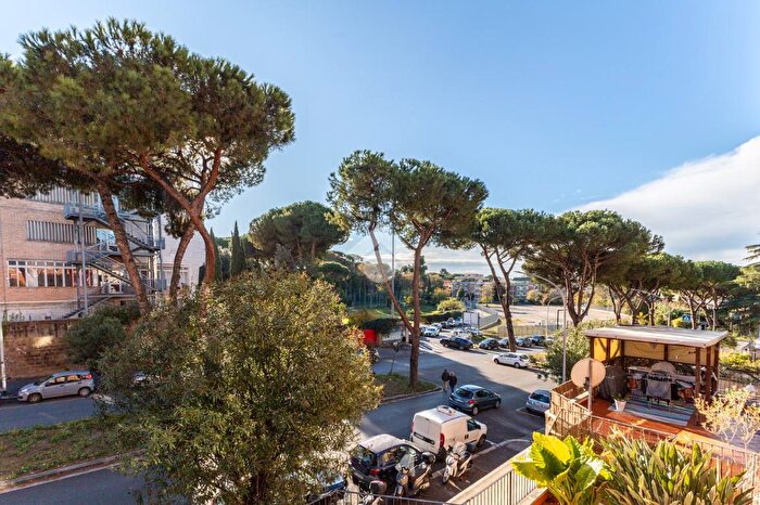 Appartamento quadrilocale in vendita in Via Virginia Agnelli, Roma