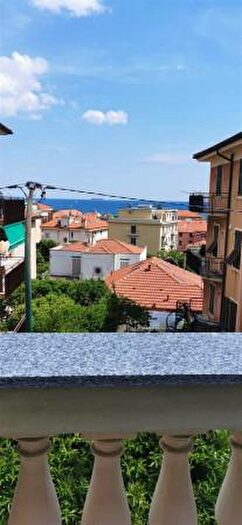 Appartamento quadrilocale in affitto in Via Roma, Varazze