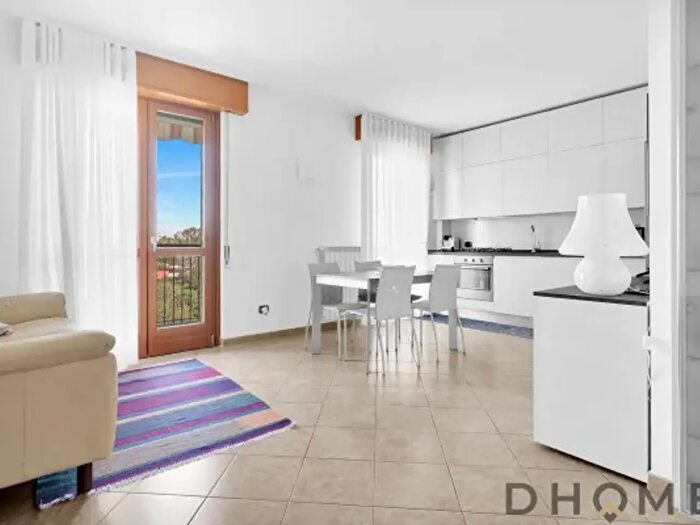 Appartamento trilocale in vendita in Via Cusago, Milano