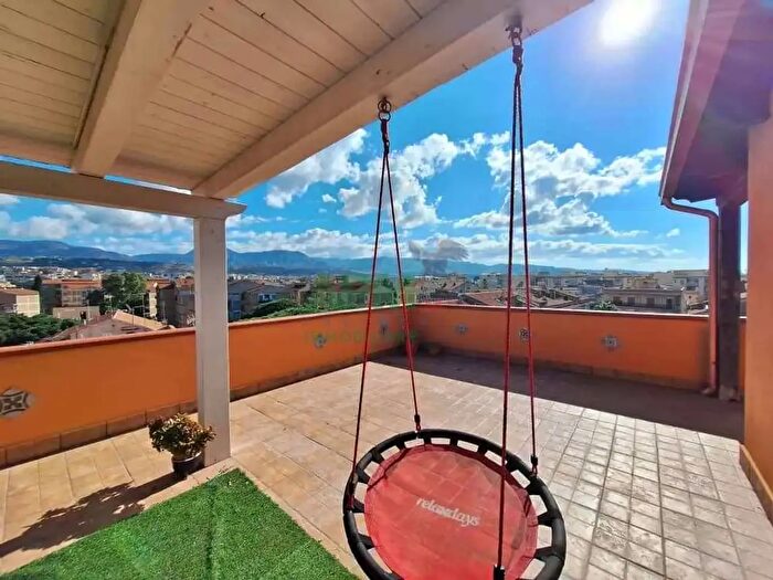 Appartamento quadrilocale in vendita in Via Sbarre Inferiori, Reggio Calabria