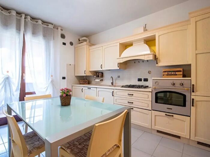 Appartamento trilocale in vendita in Via Villa del Bosco, Teolo