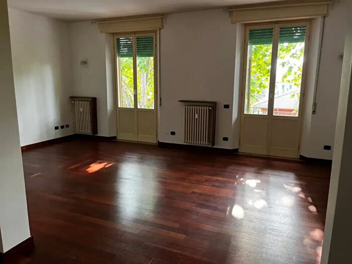 Appartamento quadrilocale in vendita in Viale Solferino, Parma