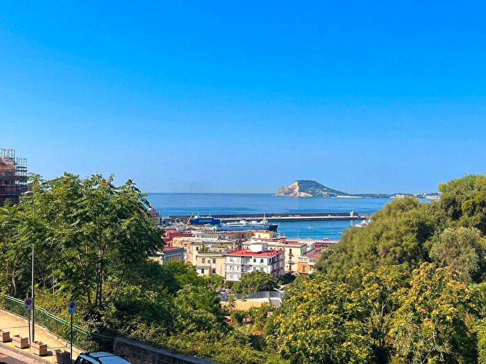 Appartamento bilocale in affitto in Via Giovan Battista Pergolesi, Anfiteatro, Pozzuoli