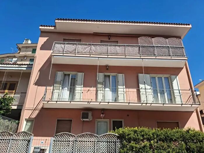 Appartamento con 5 locali in vendita in Via Giuseppe Mazzini, Somma Vesuviana