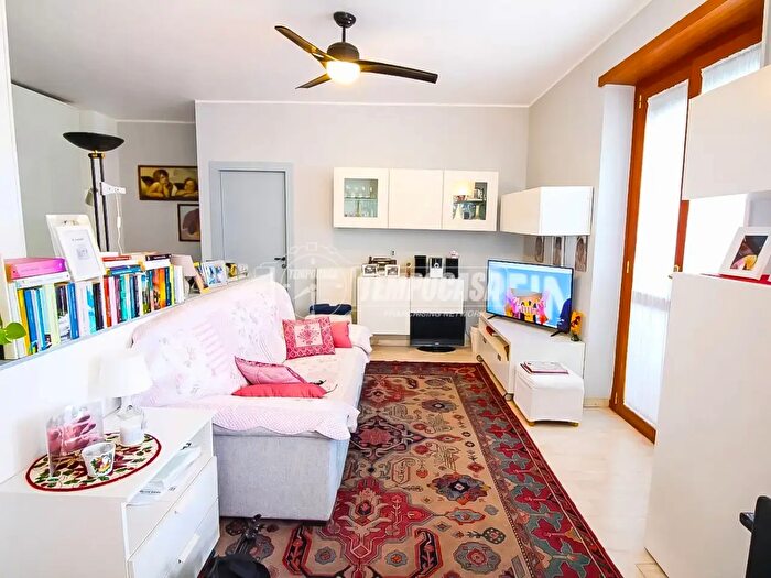 Appartamento bilocale in vendita in Viale Enrico Martini, Milano