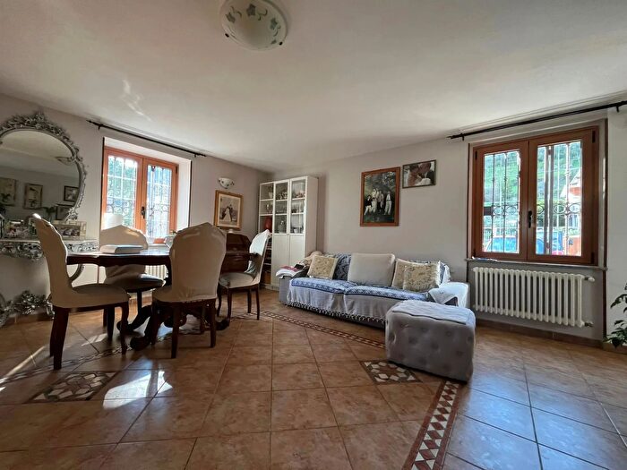 Casa con 7 locali in vendita in Chiavari