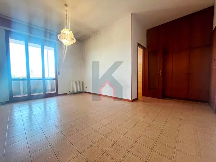 Appartamento trilocale in vendita in Forli