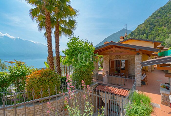 Casa con 10 locali in vendita in Via Milanesa a, Limone Sul Garda