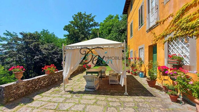 Casa con 15 locali in vendita in Coreglia Antelminelli