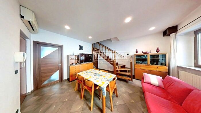 Appartamento con 5 locali in vendita in Via Soana, Torino