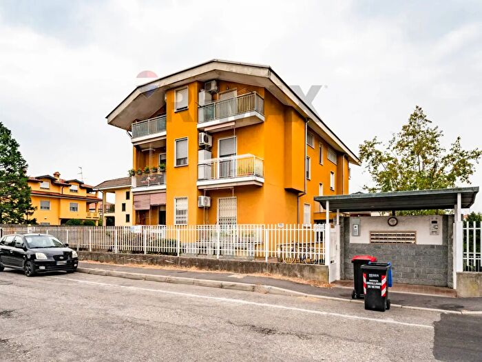 Appartamento trilocale in vendita in Lainate