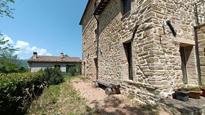 Casa con 6 locali in vendita in Aliforni, San Severino Marche