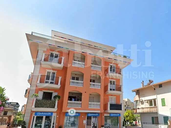 Appartamento trilocale in vendita in Via C Colombo, Martinsicuro