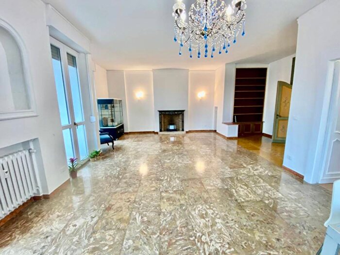 Appartamento con 5 locali in affitto in Via Archirola, SantAgnese Università, Modena