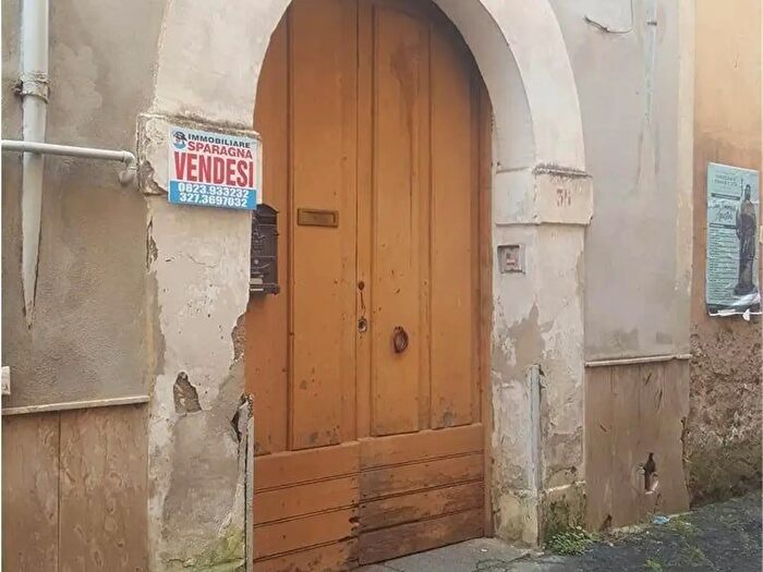 Casa con 8 locali in vendita in Via Tuozzi, Sessa Aurunca