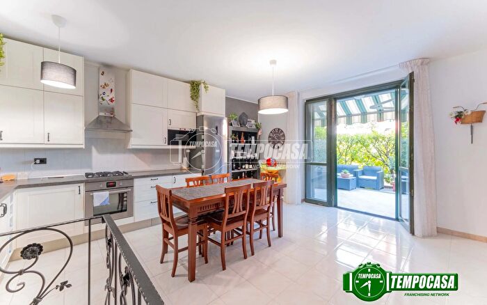 Appartamento trilocale in vendita in Via Niccolò Paganini, Corbetta