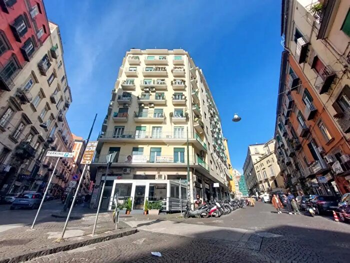 Appartamento quadrilocale in vendita in Calata Trinità Maggiore, Napoli