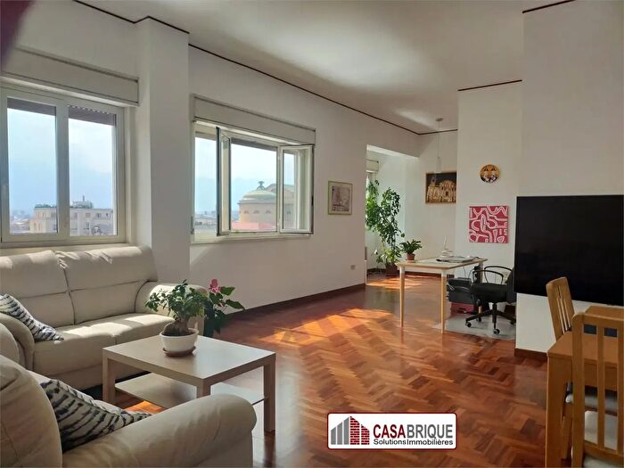 Appartamento trilocale in affitto in Via Mariano Stabile, Palermo