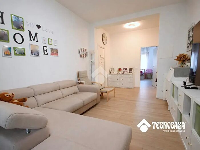 Appartamento quadrilocale in vendita in Via Vanzago, Cornaredo