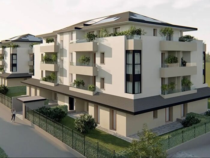 Appartamento quadrilocale in vendita in Via Unità dItalia, Pozzo DAdda