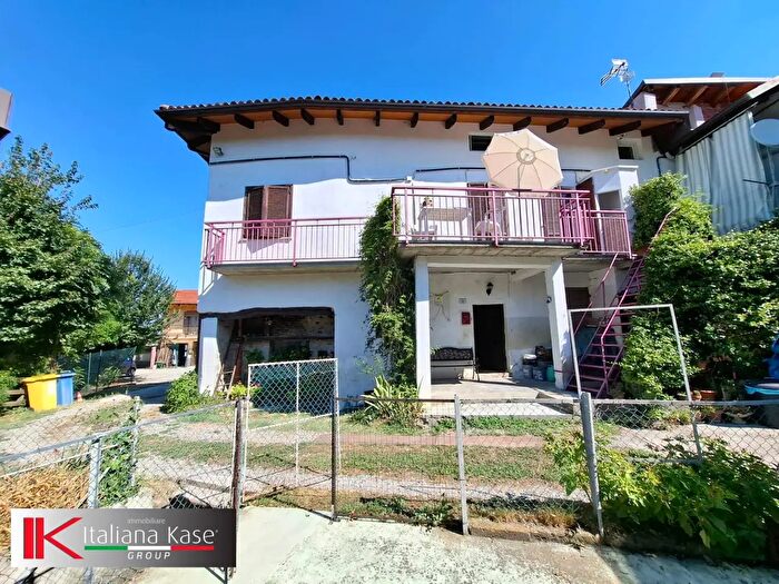 Casa con 6 locali in vendita in Tetti Varetto, Castiglione Torinese
