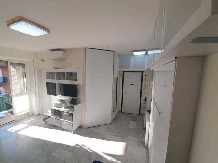 Appartamento in affitto in Via Trevi, Dergano, Milano