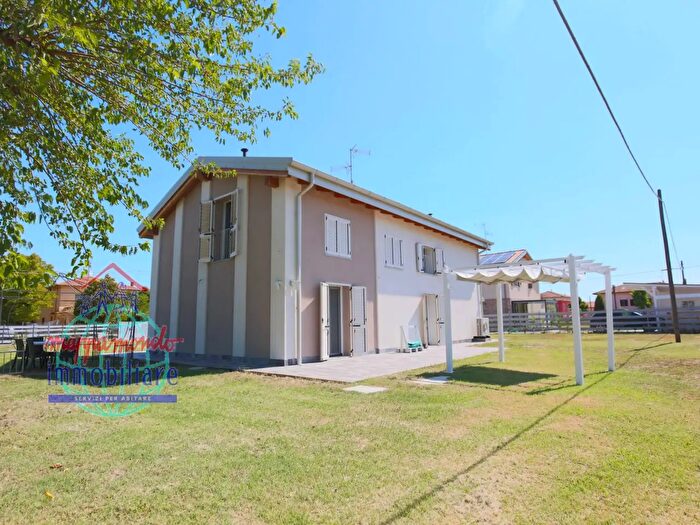 Casa con 7 locali in vendita in Via Sasso C, San Giovanni In Persiceto