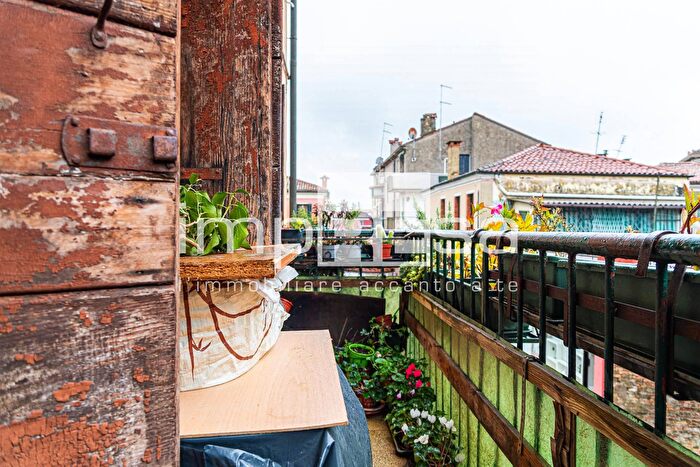 Appartamento trilocale in vendita in Via Ramo Volpi, Venezia