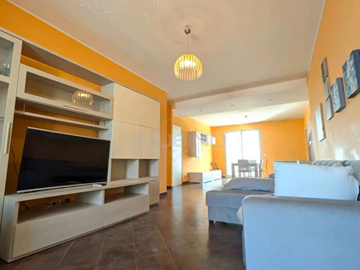 Appartamento quadrilocale in affitto in Corso Vittorio Emanuele, Floridia