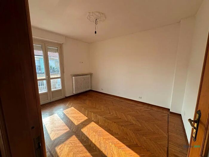 Appartamento trilocale in affitto in Via Salbertrand, Torino