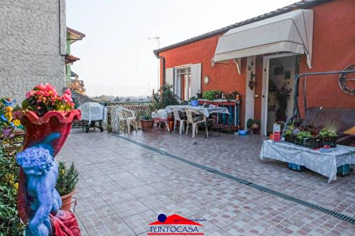 Casa con 6 locali in vendita in Strada Rossana, Busca