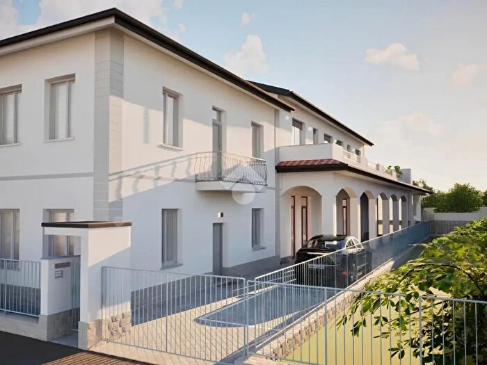 Appartamento trilocale in vendita in Via Milano, Barlassina