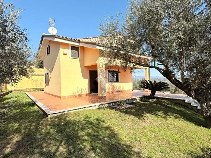 Casa con 7 locali in vendita in Via Germania, Capena