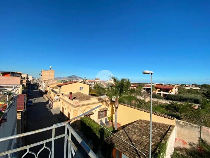 Casa quadrilocale in vendita in Via Ciaculli, Palermo