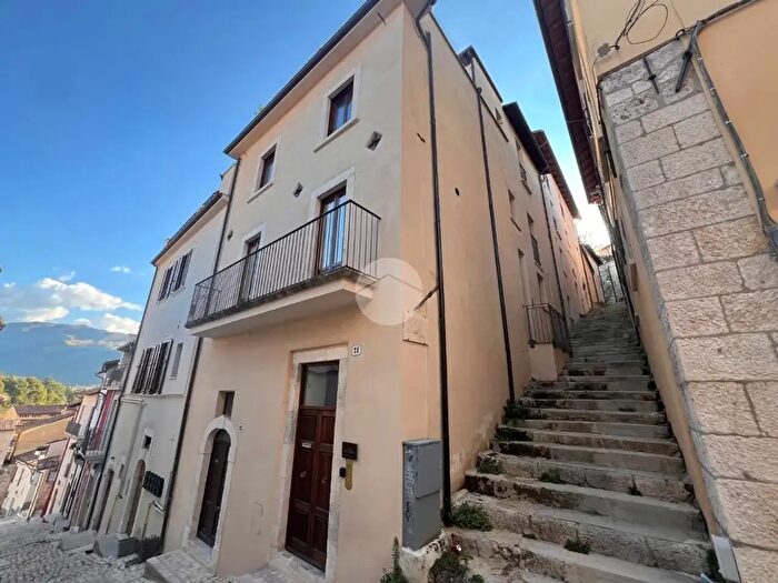 Case in Vendita e in Affitto - 3