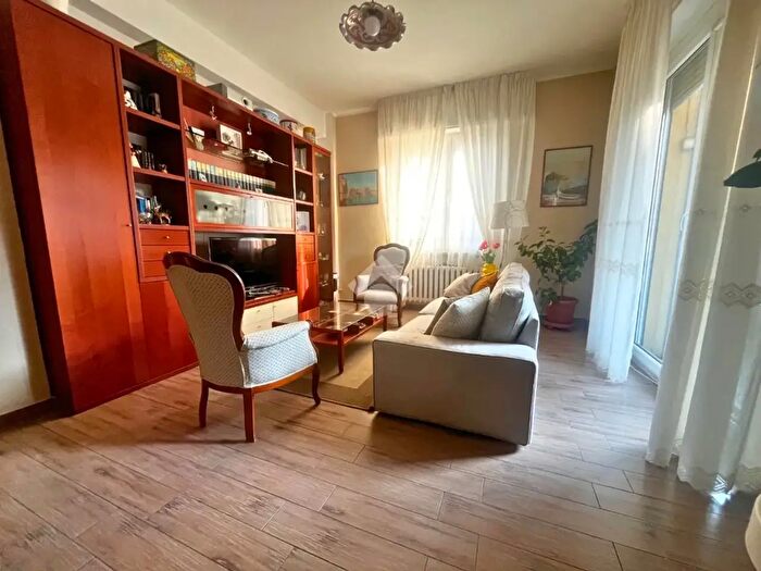 Appartamento quadrilocale in vendita in Via Salandra, Pesaro