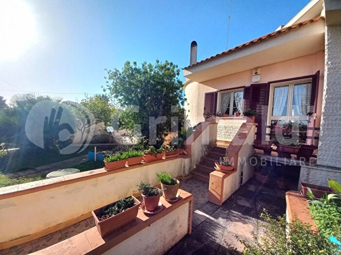 Casa quadrilocale in vendita in Via Michelangelo Buonarroti, PresicceAcquarica