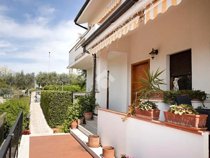 Casa quadrilocale in vendita in Via Giuseppe Giammarco, Fermo