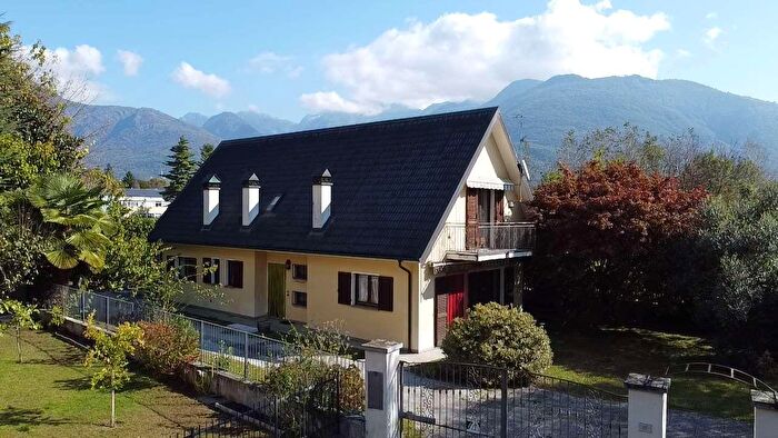 Casa quadrilocale in vendita in Via Mazzini, Crevoladossola