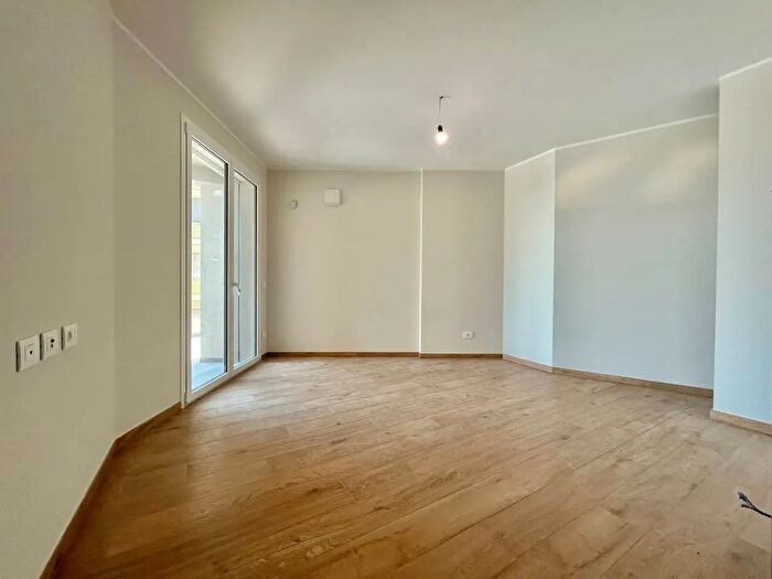 Appartamento trilocale in vendita in Viale Europa, Pietra Ligure
